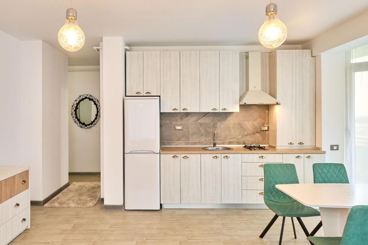 Fancy Apartment In Spa N Pool Beach Resort Mamaia Exteriör bild